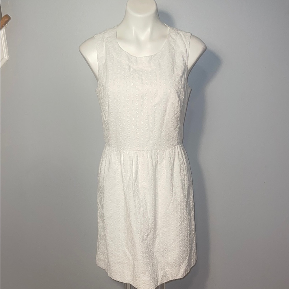 Vineyard Vines Ladies Eyelet Trim White Cap Sleeveless Dress. NWT. Size 8.